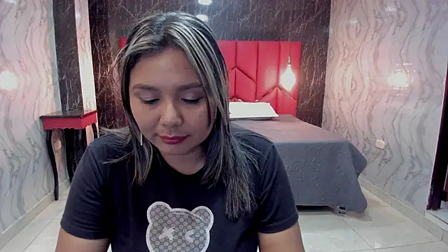 LatinaHoleQueen online show from 02-04-26, 02:01