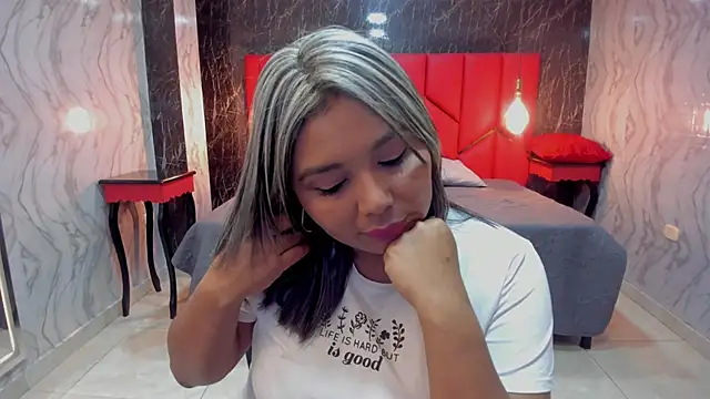 LatinaHoleQueen online show from 12-15-25, 02:23