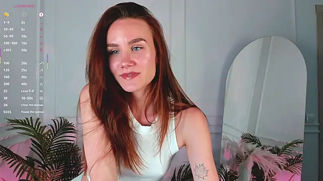 Snapshot of _Clare_Florence_ chatting on 06-13-26, 02:04 Clare Florence online show from 06-13-26, 02:04