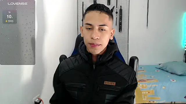 Snapshot of dylan_apol0 chatting on 09-21-25, 04:28 dylan apol0 online show from 09-21-25, 04:28