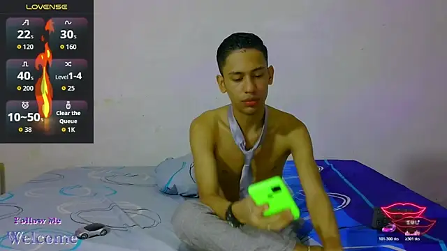 Snapshot of dylan_apol0 chatting on 04-21-26, 02:14 dylan apol0 online show from 04-21-26, 02:14