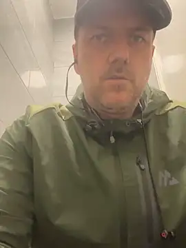 Snapshot of Eddiejeff chatting on 04-17-26, 12:19 Eddiejeff online show from 04-17-26, 12:19