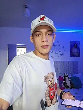 Ethanho0t online show from 11-17-25, 06:39