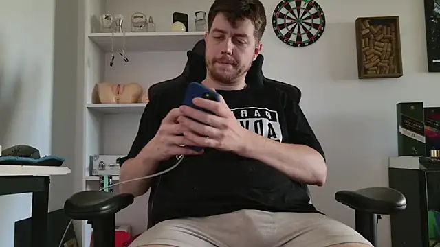 aaron nvk online show from 02-04-26, 09:21