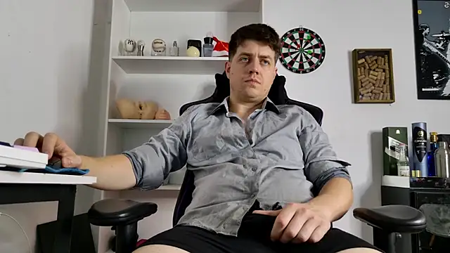 aaron nvk online show from 12-14-25, 07:41