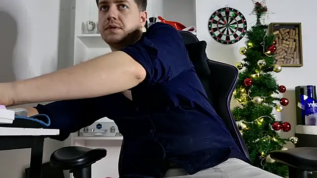 aaron nvk online show from 12-21-25, 08:53