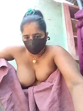 Snapshot of Falguni_Desai chatting on 06-05-26, 05:45 Falguni Desai online show from 06-05-26, 05:45