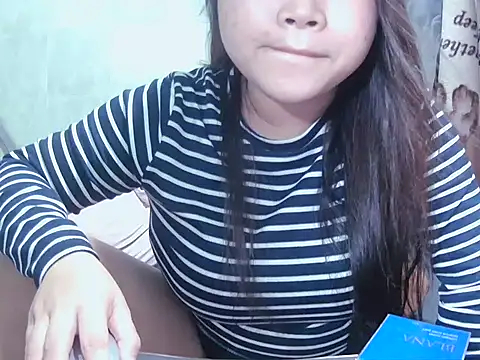 Lily3322 online show from 02-10-26, 01:04