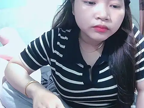 Lily3322 online show from 09-28-25, 03:19