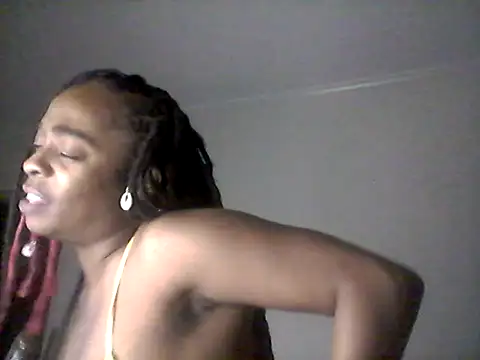 Snapshot of Sunflower_Synns chatting on 10-08-25, 03:52 Sunflower Synns online show from 10-08-25, 03:52