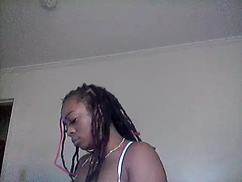 Snapshot of Sunflower_Synns chatting on 10-19-25, 09:28 Sunflower Synns online show from 10-19-25, 09:28