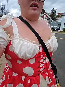 Snapshot of nuttiebuddy1 chatting on 10-31-25, 07:32 nuttiebuddy1 online show from 10-31-25, 07:32