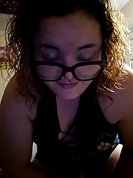 Snapshot of nuttiebuddy1 chatting on 11-11-25, 04:40 nuttiebuddy1 online show from 11-11-25, 04:40