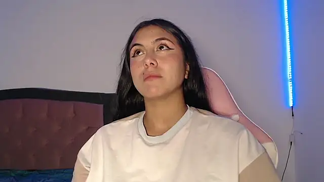 Sarahcutexoxox online show from 11-07-25, 06:18