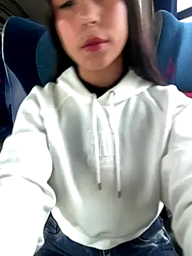 Sarahcutexoxox online show from 10-05-25, 06:31