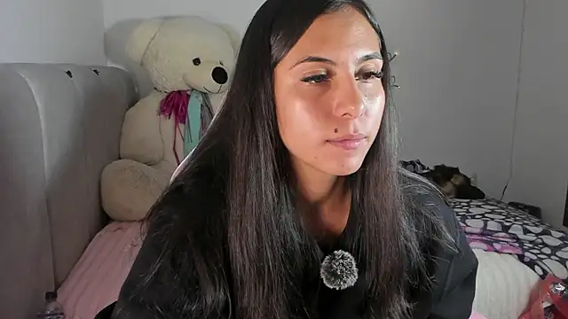 Snapshot of Sarahcutexoxox chatting on 06-03-26, 02:34 Sarahcutexoxox online show from 06-03-26, 02:34