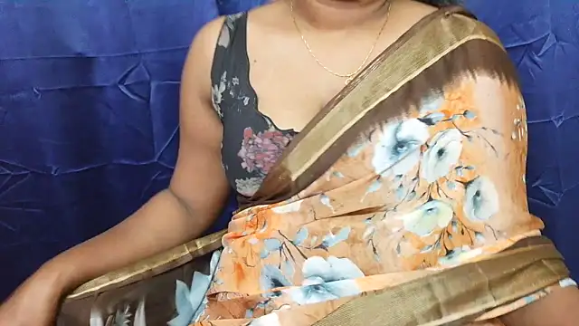 Snapshot of Pavani-Sexy chatting on 06-15-26, 02:50 Pavani-Sexy online show from 06-15-26, 02:50