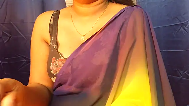 Snapshot of Pavani-Sexy chatting on 06-18-26, 05:50 Pavani-Sexy online show from 06-18-26, 05:50