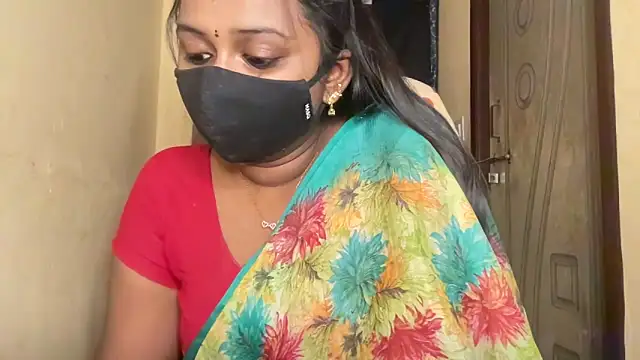 Snapshot of Pavani-Sexy chatting on 03-08-26, 05:27 Pavani-Sexy online show from 03-08-26, 05:27