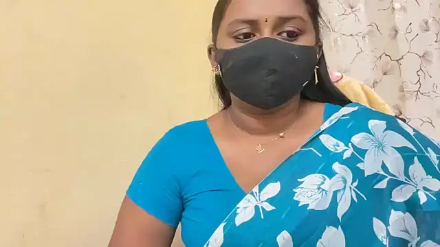 Snapshot of Pavani-Sexy chatting on 04-06-26, 06:31 Pavani-Sexy online show from 04-06-26, 06:31
