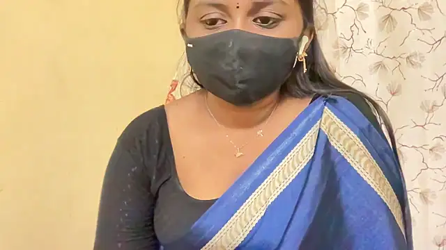 Snapshot of Pavani-Sexy chatting on 04-05-26, 06:03 Pavani-Sexy online show from 04-05-26, 06:03