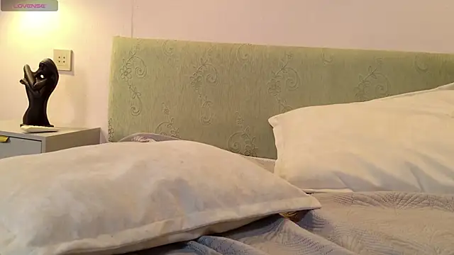 Snapshot of MilkMeSoftly chatting on 01-19-26, 08:18 MilkMeSoftly online show from 01-19-26, 08:18