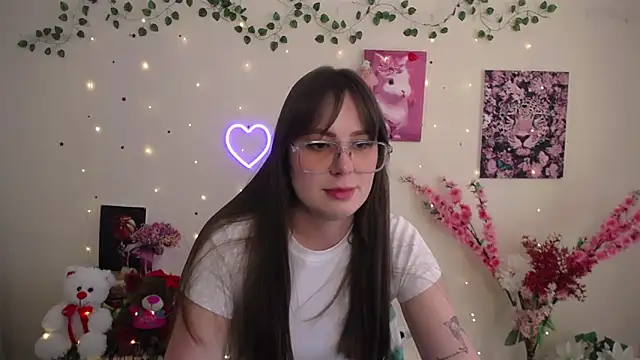 Snapshot of Amanda_Bright_ chatting on 05-22-26, 10:24 Amanda Bright online show from 05-22-26, 10:24