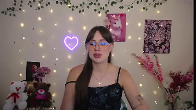 Amanda Bright  online show from 07-04-26, 07:04