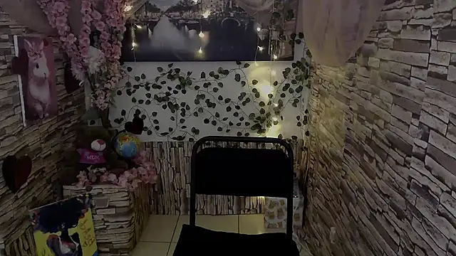 Amanda Bright  online show from 10-18-25, 11:23