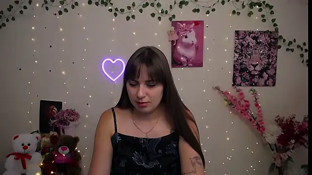 Amanda Bright  online show from 07-25-26, 08:33