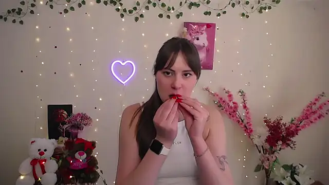Snapshot of Amanda_Bright_ chatting on 05-07-26, 10:40 Amanda Bright online show from 05-07-26, 10:40