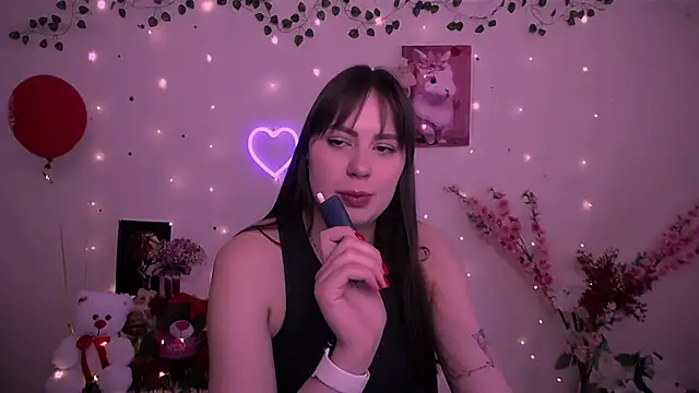 Snapshot of Amanda_Bright_ chatting on 04-23-26, 09:49 Amanda Bright online show from 04-23-26, 09:49