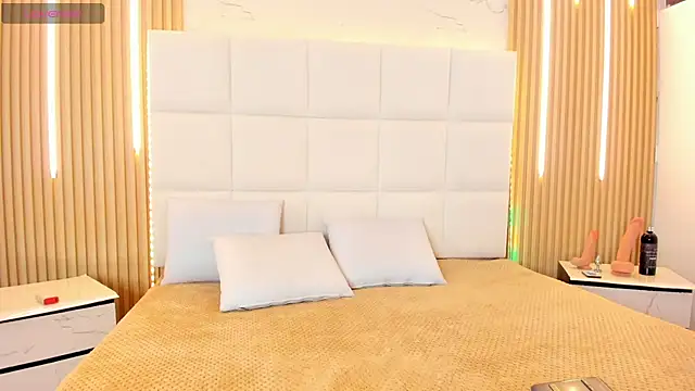 Elody rousse online show from 10-24-25, 12:37