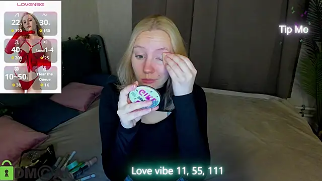 Anna Chelsea online show from 12-17-25, 12:04