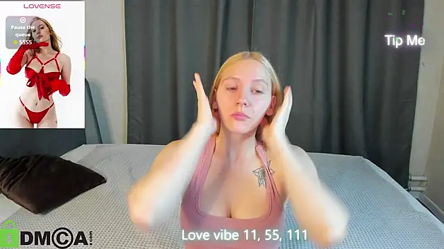 Snapshot of Anna_Chelsea chatting on 10-06-25, 11:49 Anna Chelsea online show from 10-06-25, 11:49
