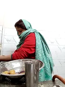 Trisha 71 online show from 12-19-25, 01:46