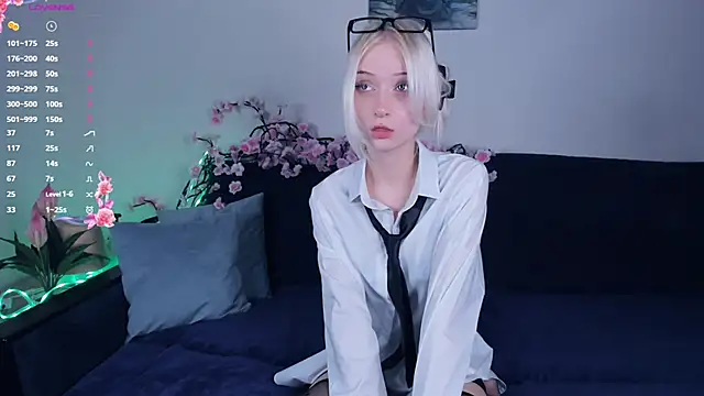 Megan--chan online show from 11-08-25, 07:17