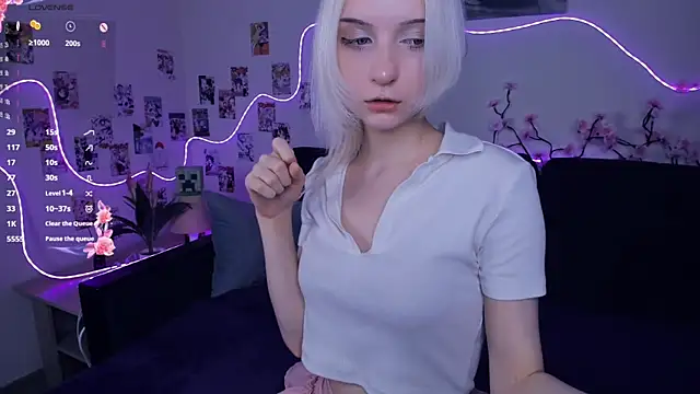 Megan--chan online show from 11-14-25, 07:17