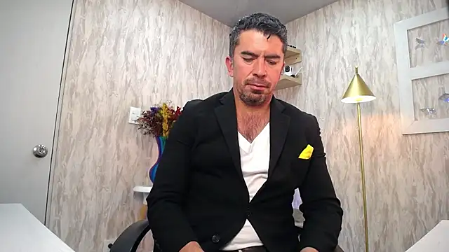 Snapshot of JuanKFit_45 chatting on 02-14-26, 03:29 JuanKFit 45 online show from 02-14-26, 03:29