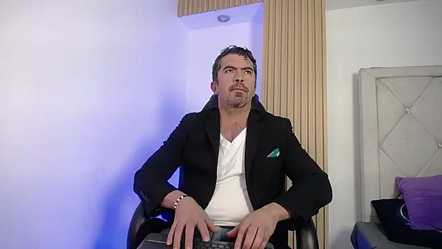 Snapshot of JuanKFit_45 chatting on 05-08-26, 01:04 JuanKFit 45 online show from 05-08-26, 01:04
