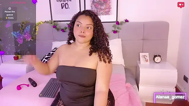 Snapshot of Alanaa_Gomez chatting on 10-07-25, 03:24 Alanaa Gomez online show from 10-07-25, 03:24