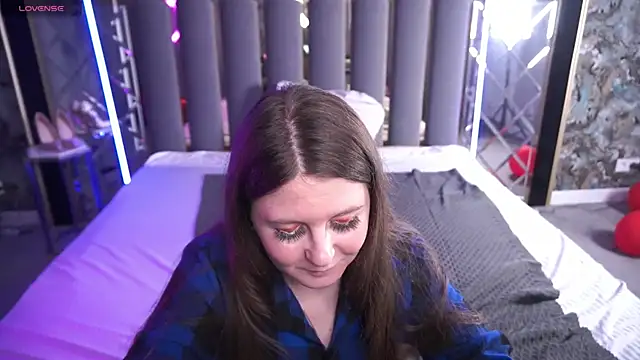 Snapshot of CraveeDoll chatting on 03-01-26, 07:47 CraveeDoll online show from 03-01-26, 07:47