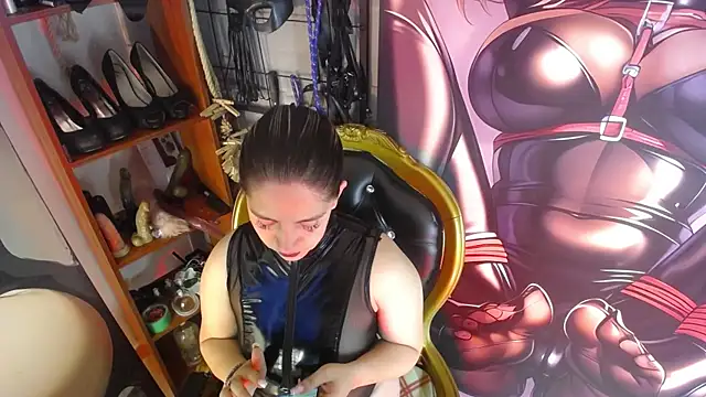 Valeria de leon online show from 12-21-25, 08:42