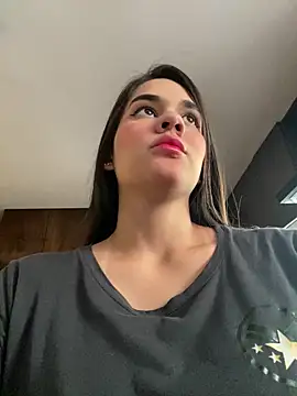 BellaLeclair online show from 10-15-25, 04:26