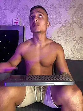 Snapshot of ThiagoBlaze chatting on 02-12-26, 10:48 ThiagoBlaze online show from 02-12-26, 10:48