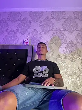 Snapshot of ThiagoBlaze chatting on 03-06-26, 10:54 ThiagoBlaze online show from 03-06-26, 10:54