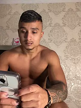 Snapshot of ThiagoBlaze chatting on 03-10-26, 01:42 ThiagoBlaze online show from 03-10-26, 01:42