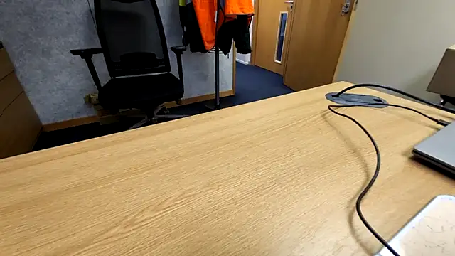 Oorse1966 online show from 10-28-25, 07:40