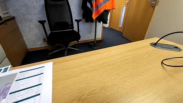 Oorse1966 online show from 10-21-25, 01:10