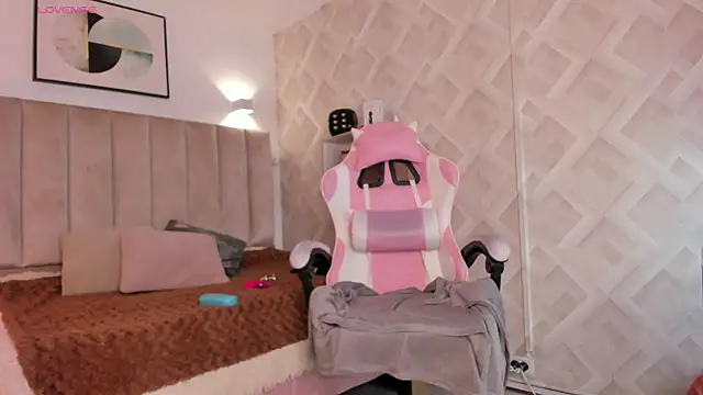 Clhoe Johnson online show from 03-25-26, 12:59